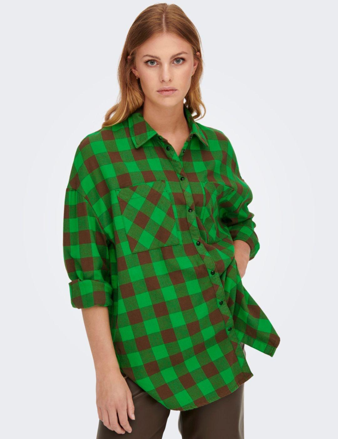 Camisa de cuadros verde/marrón oversized de Only