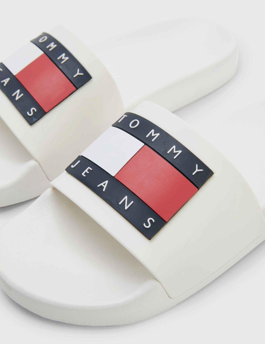 Chanclas blanca con logo en relieve essential de Tommy Jeans